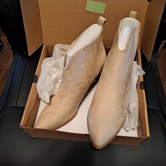 Womens Pointed Toe Ankle Booties Chunky Stacked Block Mid Heel Western New - Picture 8 of 8